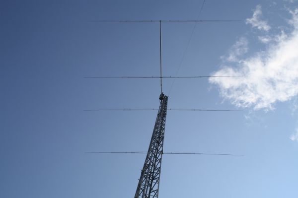 A HA7T versenyállomás 4 elemes yagi antennája 7 MHz-re